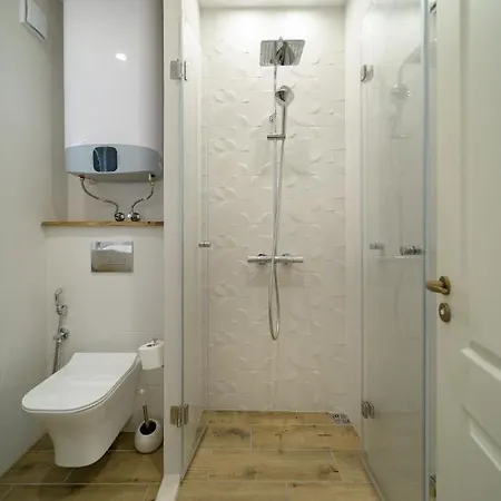 A'more 圣君士坦丁和海伦那