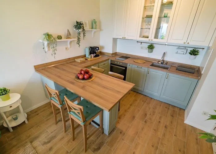 A'more * Saints Constantine and Helena